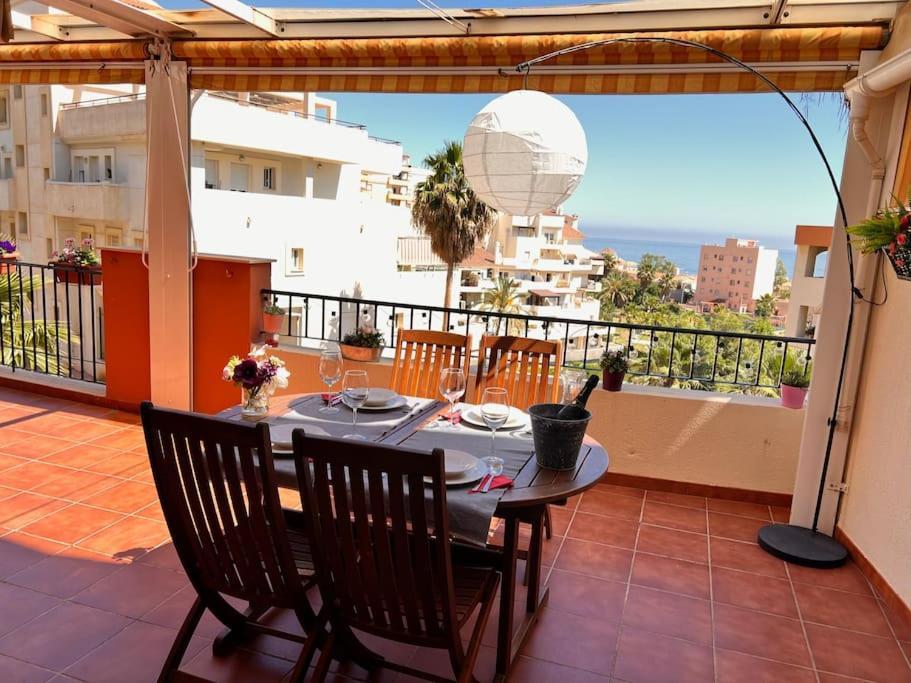 Benalmadena Costa Malaga Apartamento Muy Acogedor Con Vistas Al Mar Terraza Gigante Para Verano E Invierno Parking エクステリア 写真