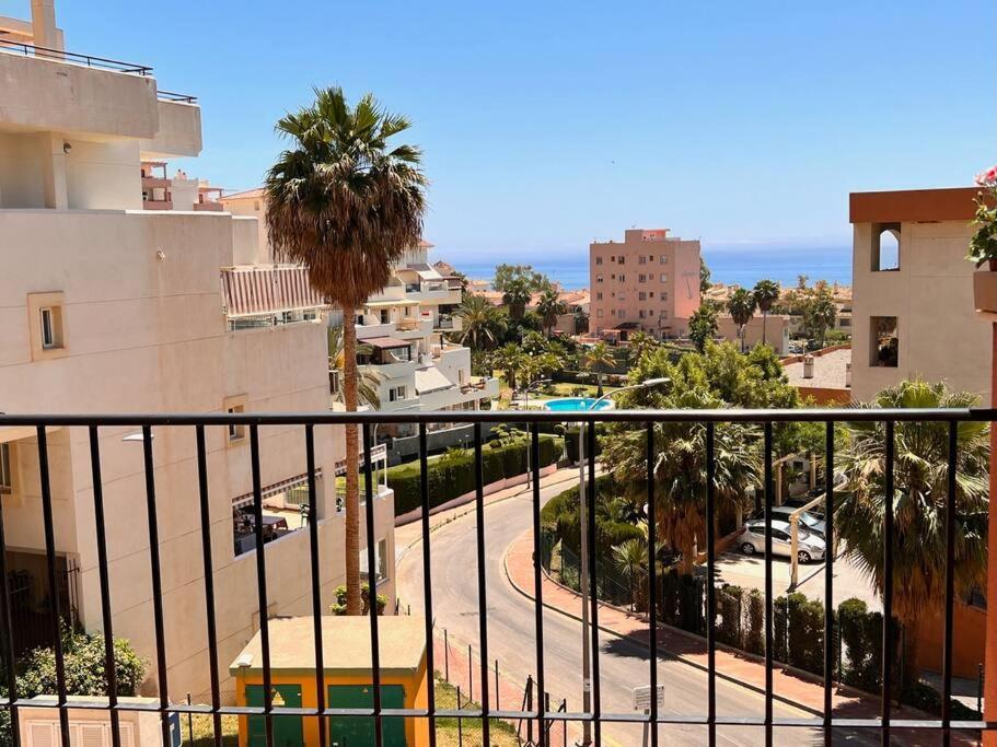 Benalmadena Costa Malaga Apartamento Muy Acogedor Con Vistas Al Mar Terraza Gigante Para Verano E Invierno Parking エクステリア 写真