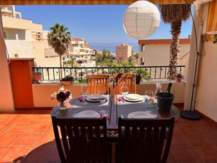 Benalmadena Costa Malaga Apartamento Muy Acogedor Con Vistas Al Mar Terraza Gigante Para Verano E Invierno Parking エクステリア 写真