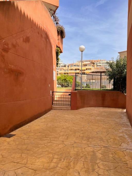 Benalmadena Costa Malaga Apartamento Muy Acogedor Con Vistas Al Mar Terraza Gigante Para Verano E Invierno Parking エクステリア 写真