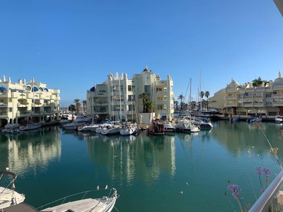 Benalmadena Costa Malaga Apartamento Muy Acogedor Con Vistas Al Mar Terraza Gigante Para Verano E Invierno Parking エクステリア 写真