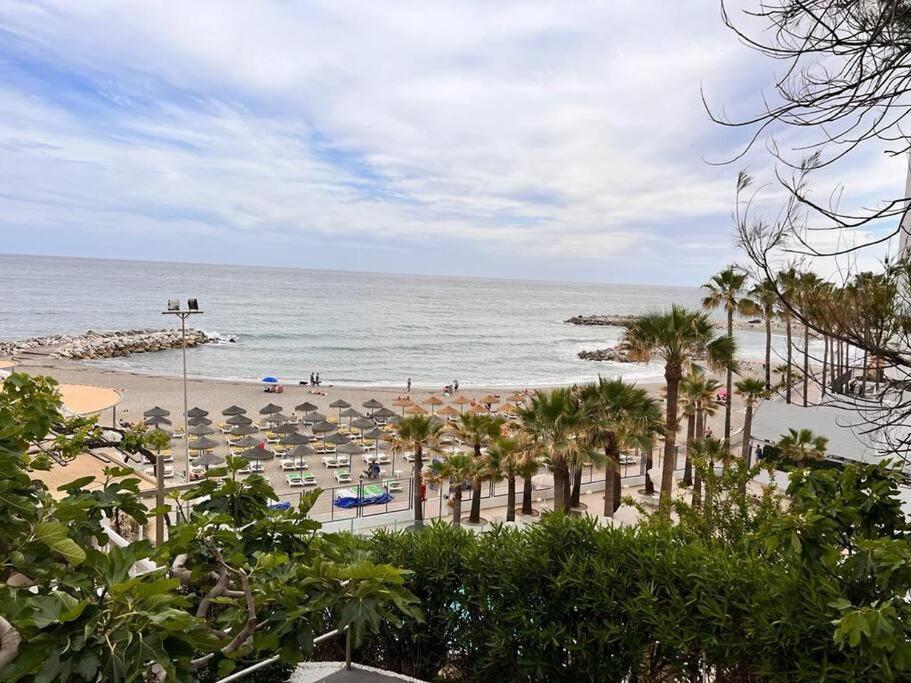 Benalmadena Costa Malaga Apartamento Muy Acogedor Con Vistas Al Mar Terraza Gigante Para Verano E Invierno Parking エクステリア 写真